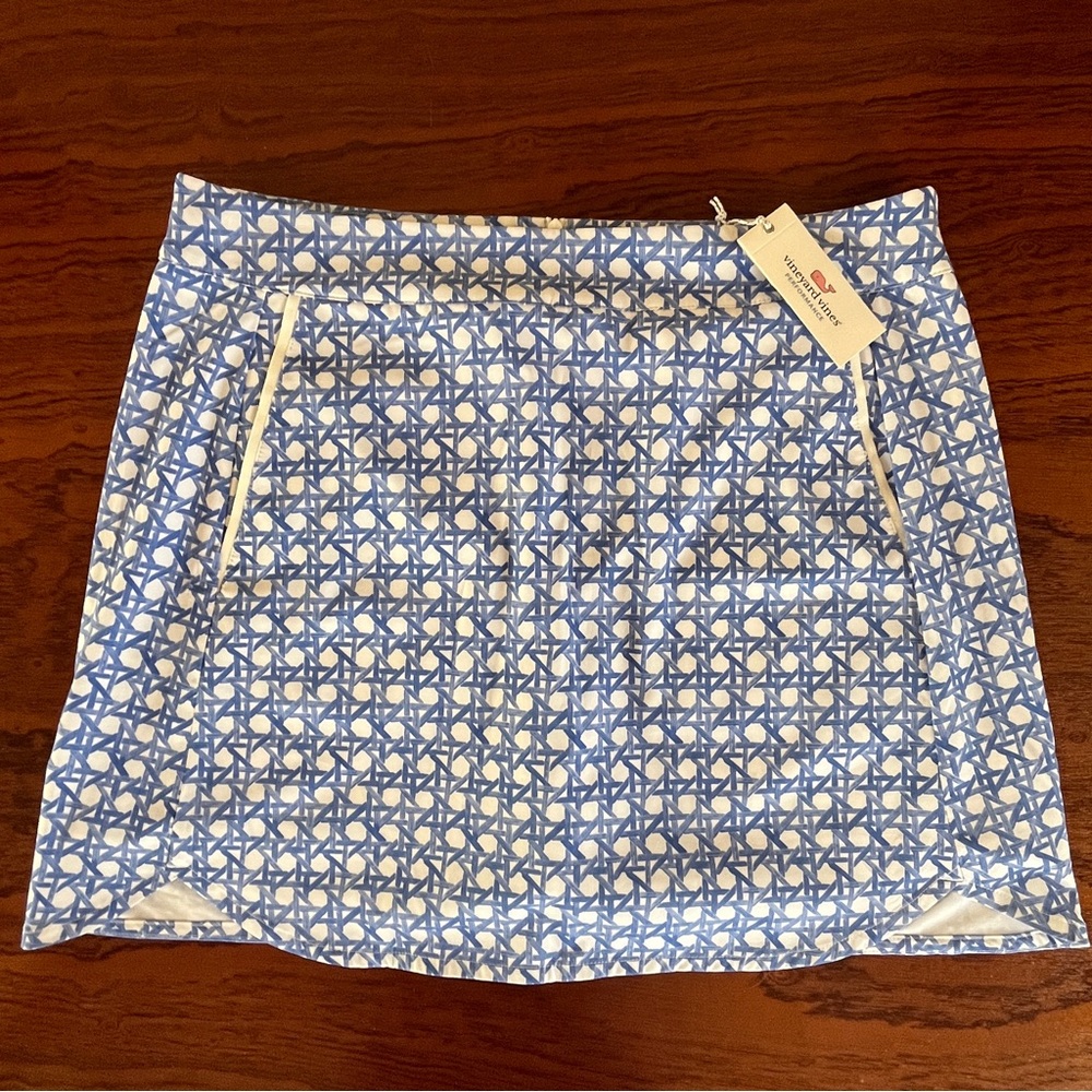 Vineyard Vines Blue and White Patterned Skort